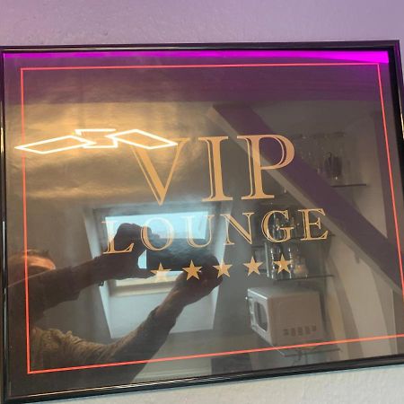 Best-Preis -Vip Lounge- Mit Netflix, Self-Check-In, Ebike Ladestation, Fahrradraum, Wlan Und Netflix - Direkt Am Elberadweg Im Herzen Von 비텐베르게 외부 사진
