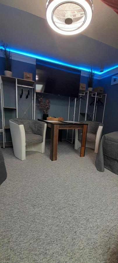 Best-Preis -Vip Lounge- Mit Netflix, Self-Check-In, Ebike Ladestation, Fahrradraum, Wlan Und Netflix - Direkt Am Elberadweg Im Herzen Von 비텐베르게 외부 사진